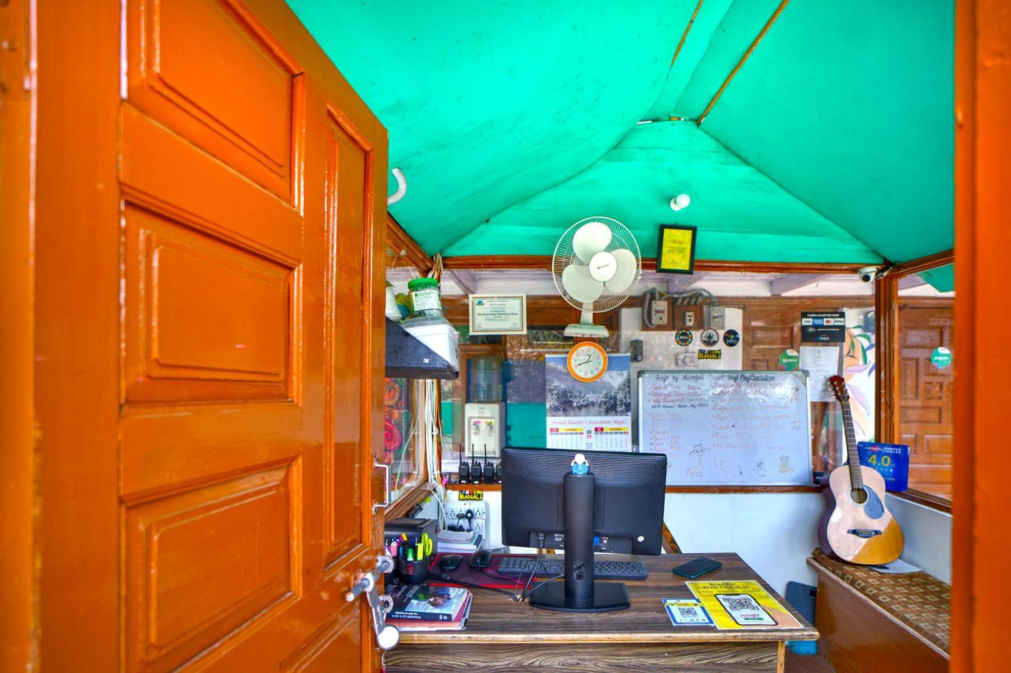 Jungle By Sturmfrei Hostel *