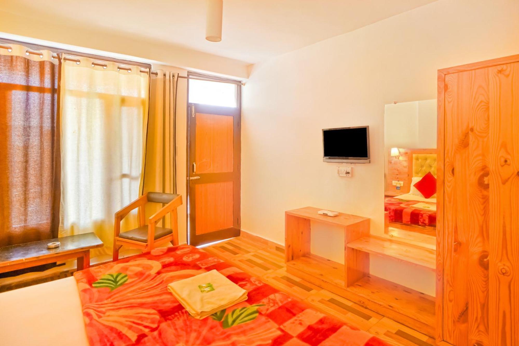 Jungle By Sturmfrei Hostel *